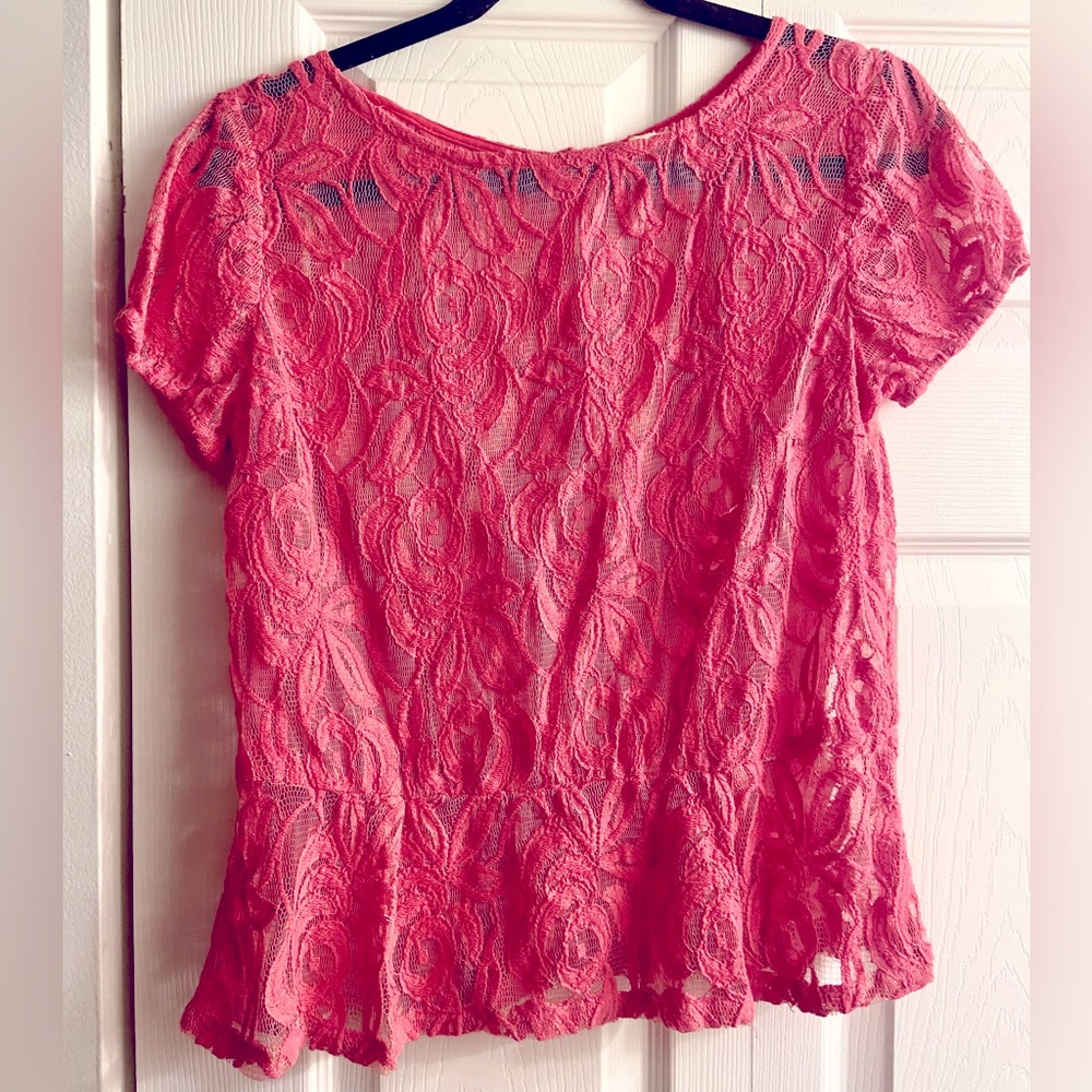 PINK LACE LDS SIZE LARGE PEPLUM BLOUSE IN PERFECT CONDITION!!!